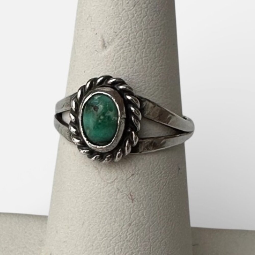 Vintage Native American Sterling Silver Southwestern Turquoise Ring Sz 5 - Picture 2 of 6